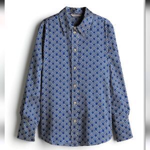 H&M Blue and White Casual Button Down Shirt with Geometric Pattern